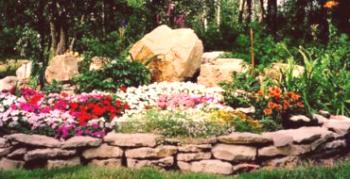 Ako vyrobiť krásne kvetinové záhony z kameňov: praktický sprievodca
